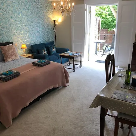 Little Treasure With Up To 25 Percent Off Ferry Apartment Shanklin Exterior photo